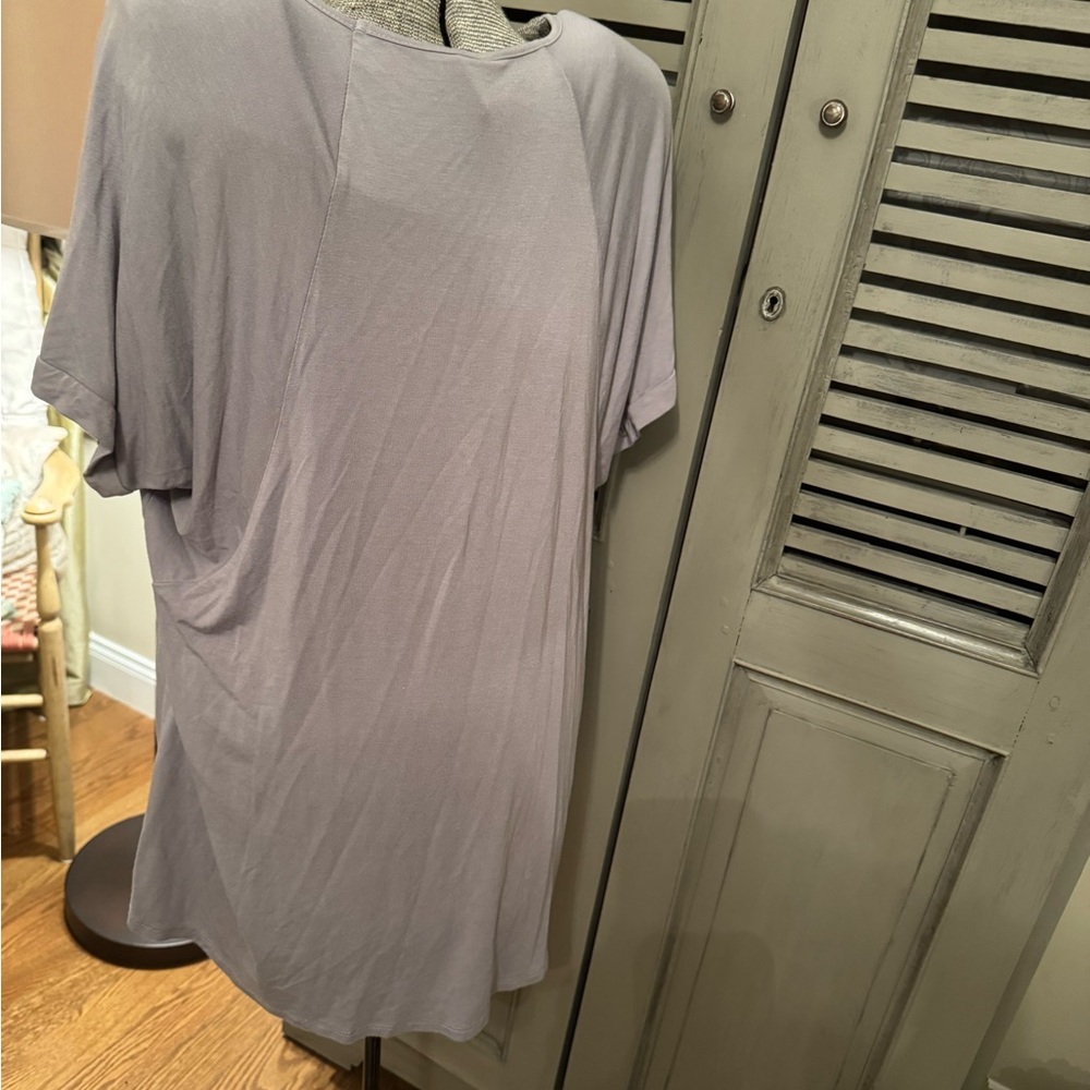 Agnes & Dora Light Gray Relaxed V Neck  T-Shirt